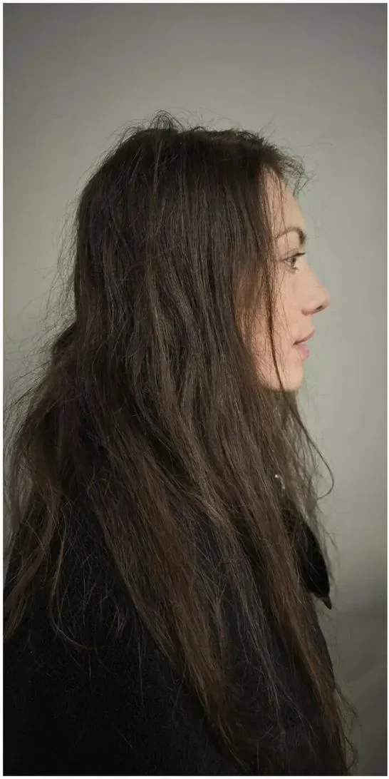 Après coupe undercut et mèche lavande cachée par Élodie Hue