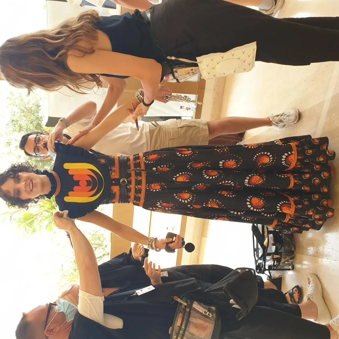 Habillage mannequin backstage Paco Rabanne SS22