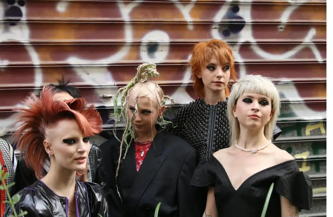 Collection Haute Coiffure Française 4 looks par Élodie Hue — Hair Congress 2023 Folies Bergère