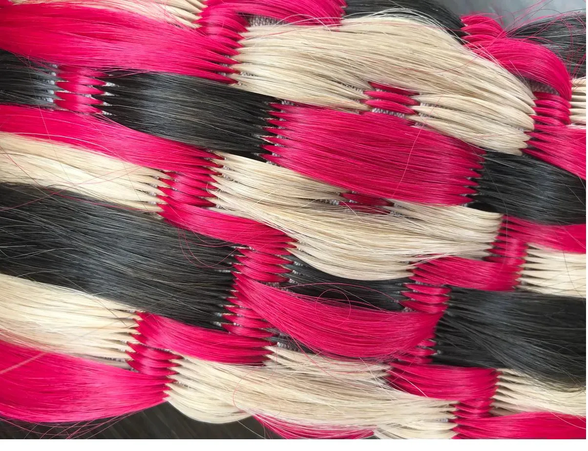 Détail tissage jacquard rose noir blond